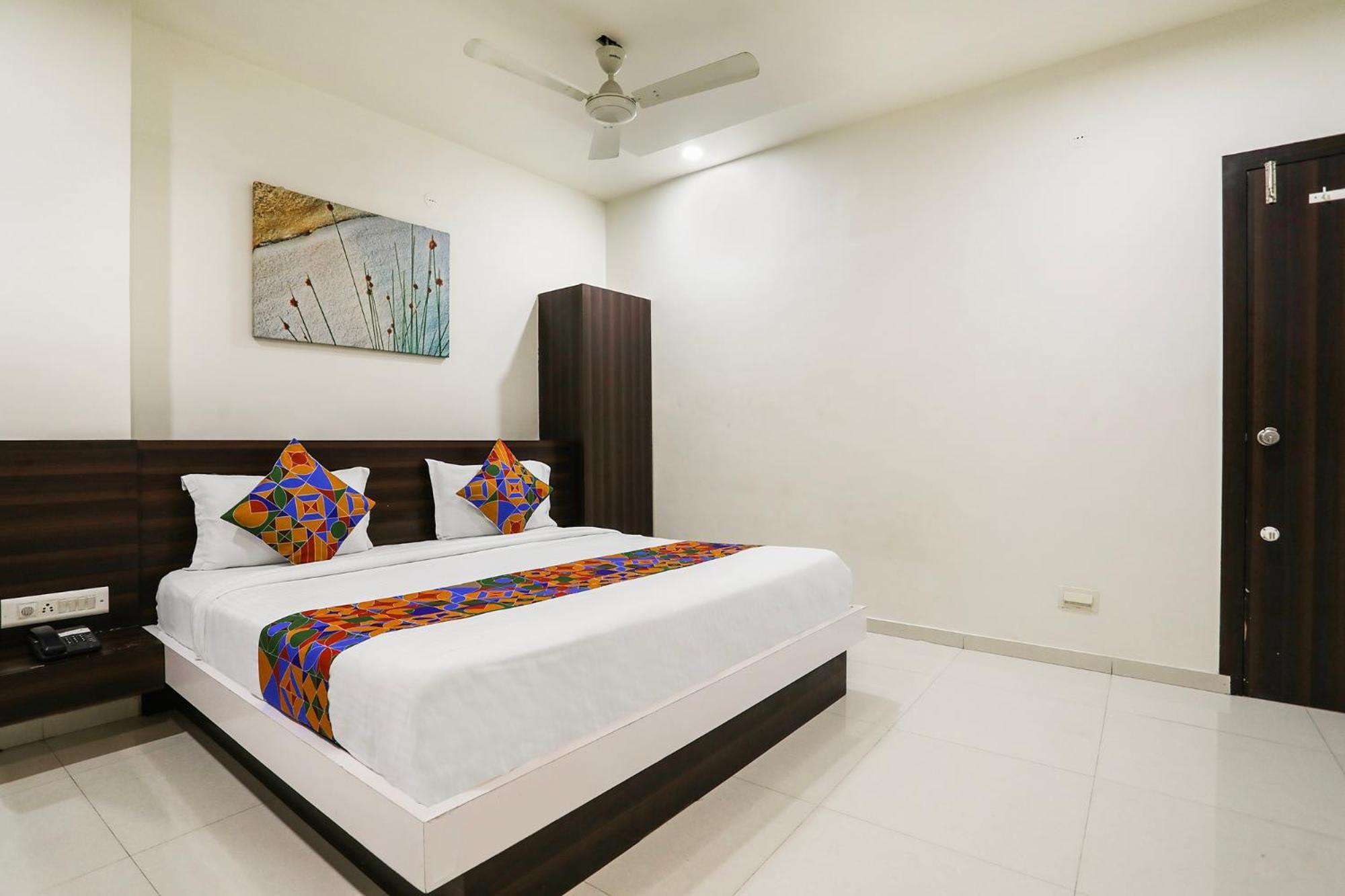 Fabhotel Sk Rajkot Exterior photo