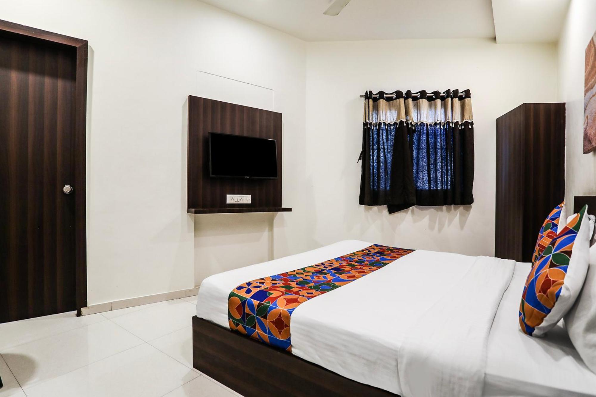 Fabhotel Sk Rajkot Exterior photo