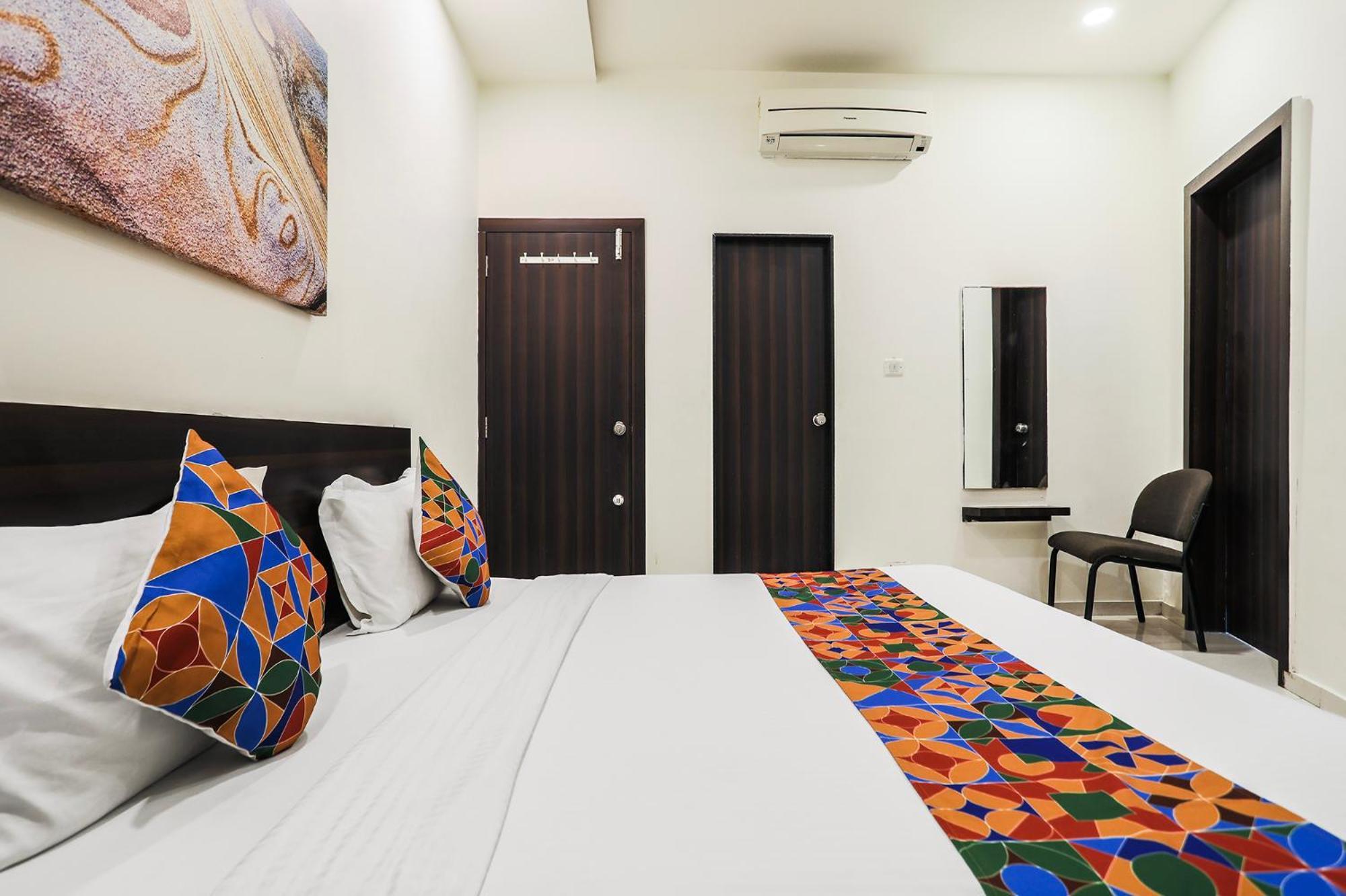 Fabhotel Sk Rajkot Exterior photo