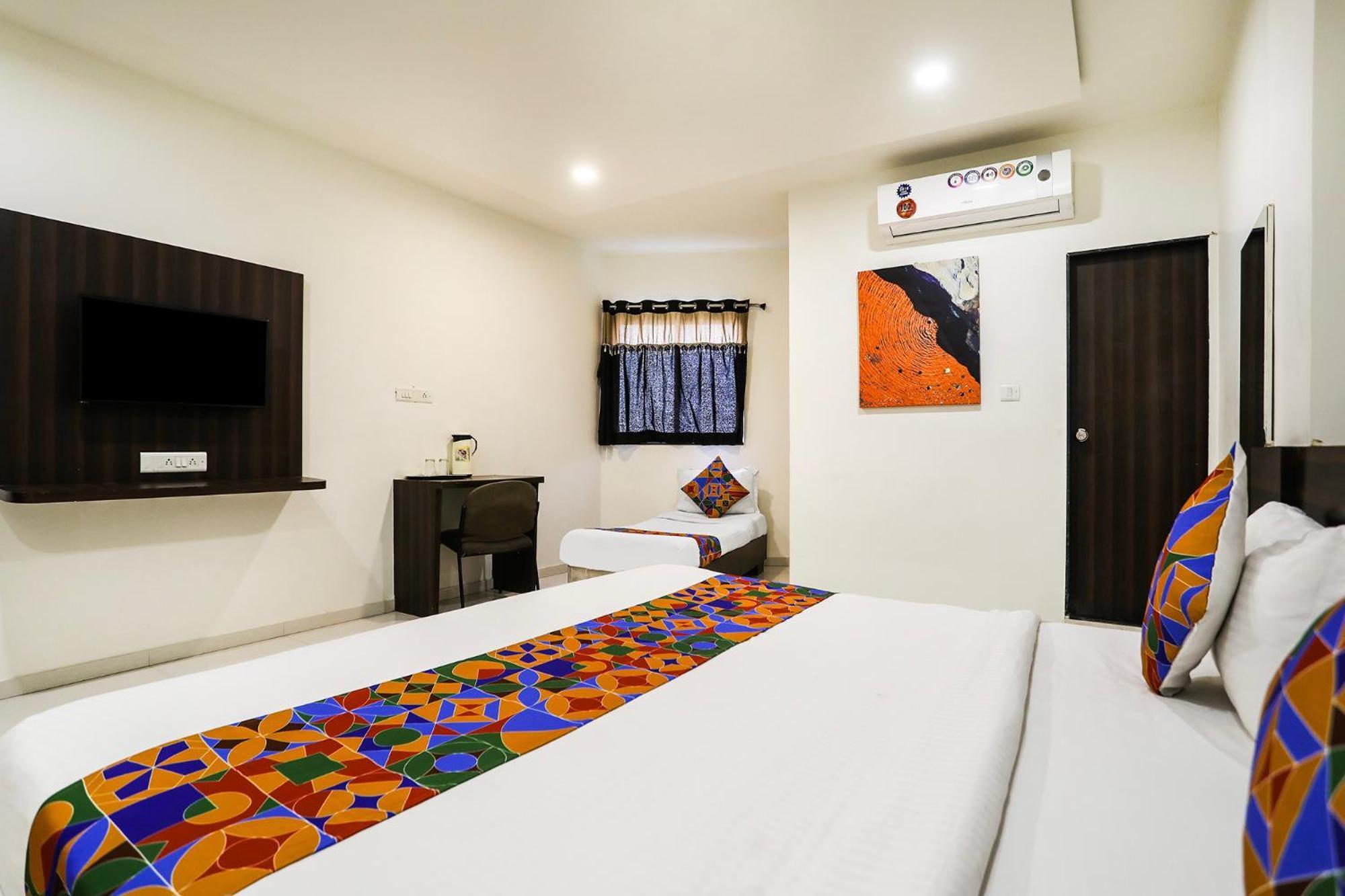 Fabhotel Sk Rajkot Exterior photo