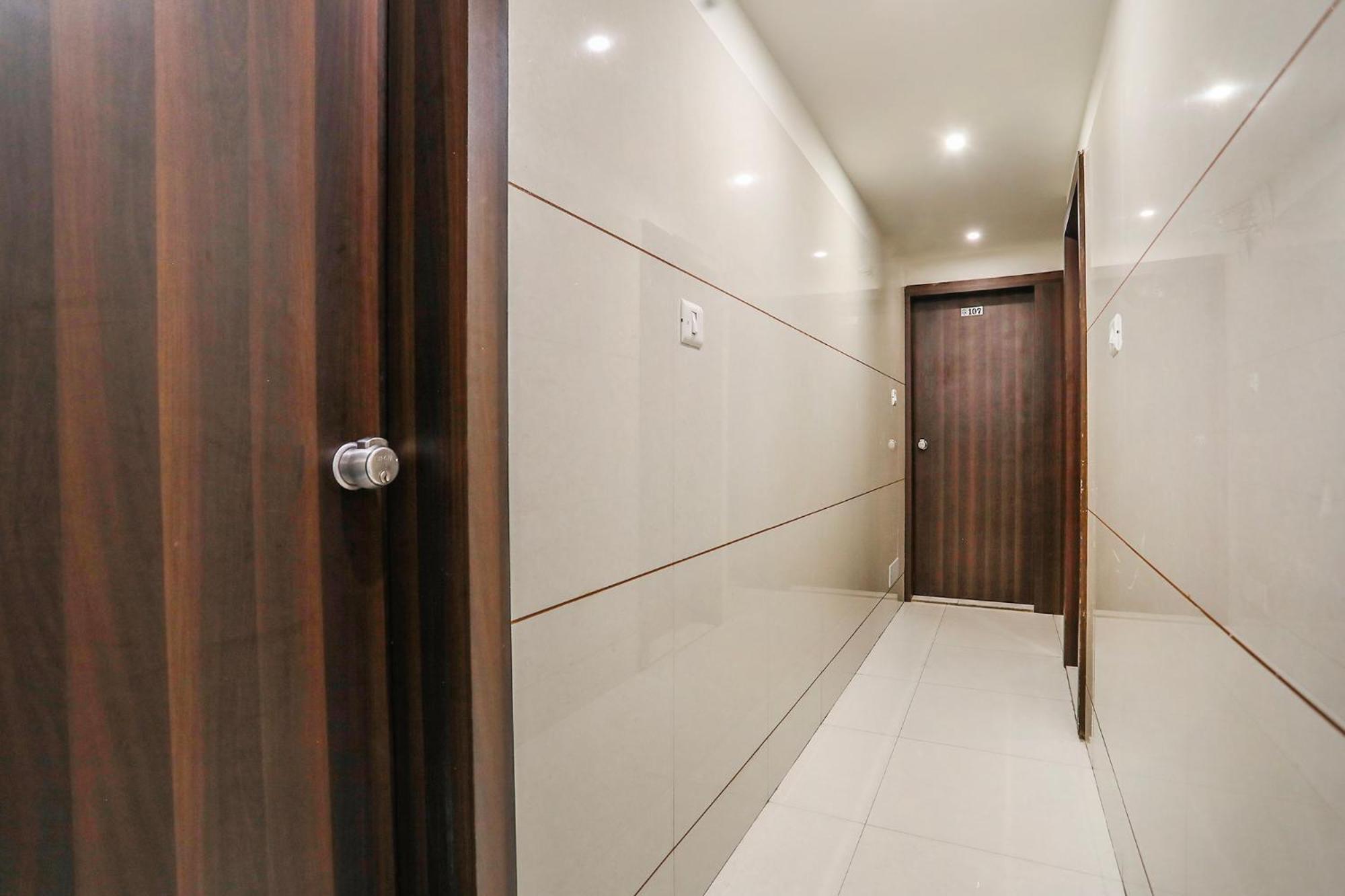 Fabhotel Sk Rajkot Exterior photo