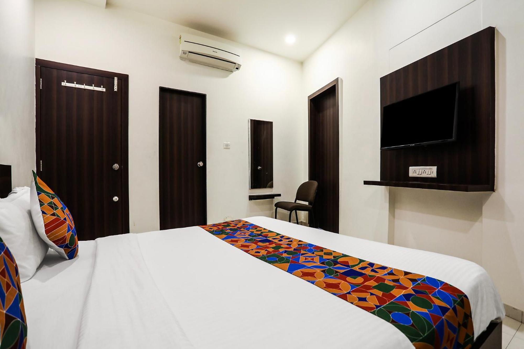 Fabhotel Sk Rajkot Exterior photo
