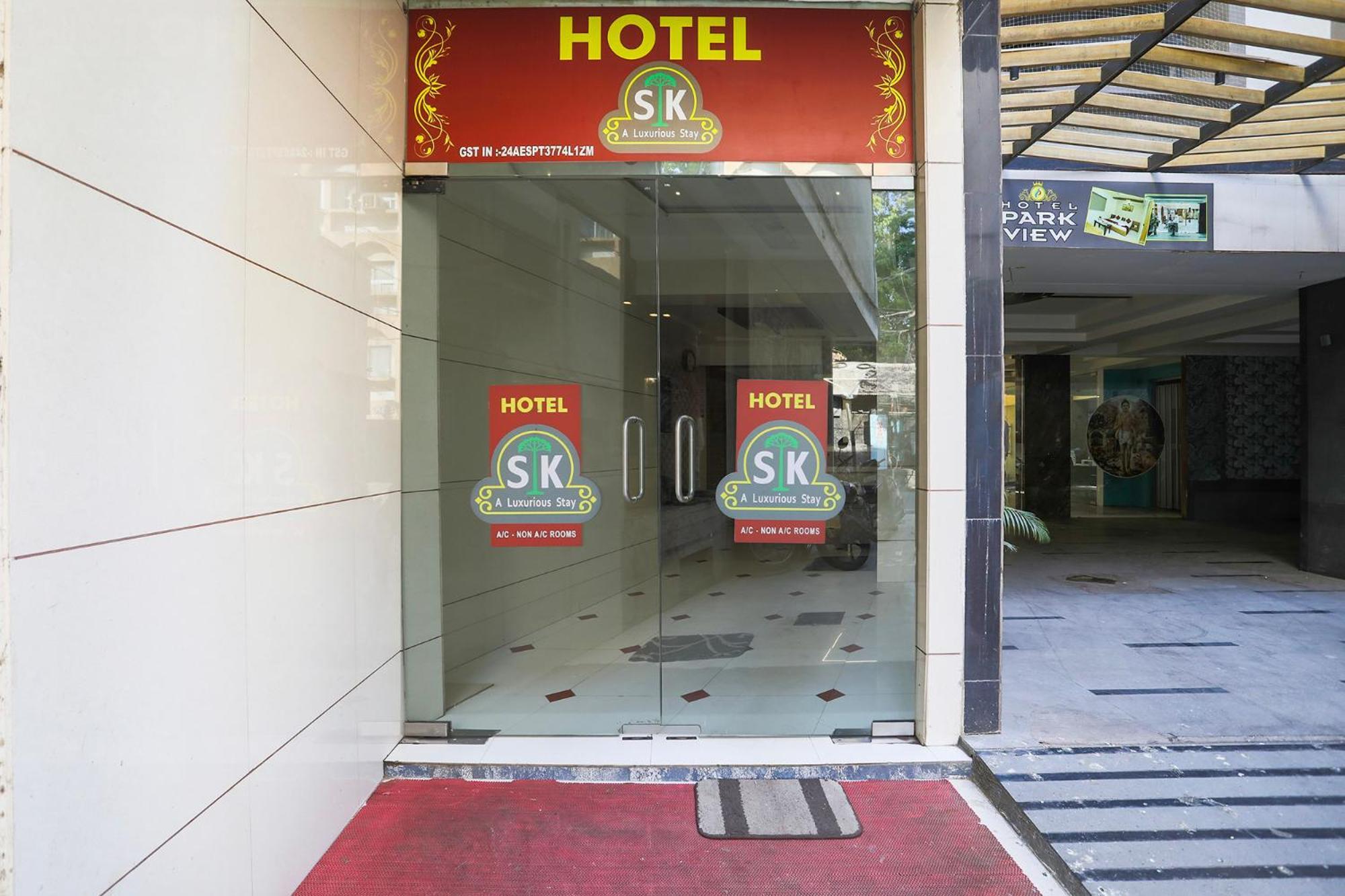 Fabhotel Sk Rajkot Exterior photo